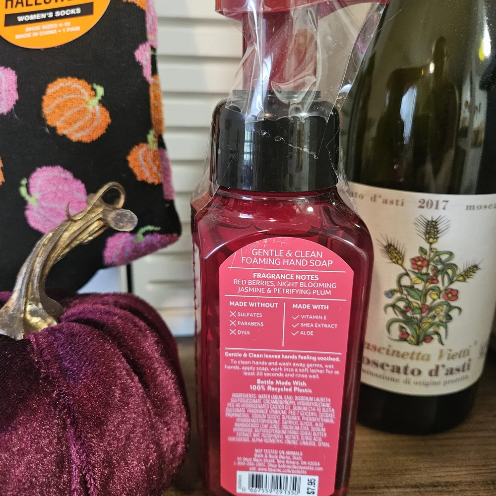 Bath & Body Works Vampire Blood Hand Soap - Deep Red